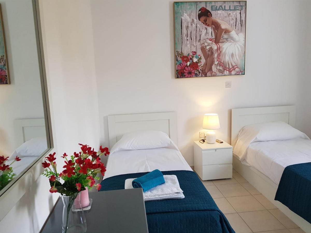 Paradise Gardens IV 2 Bd Amazing Apartment Paphos Exterior photo