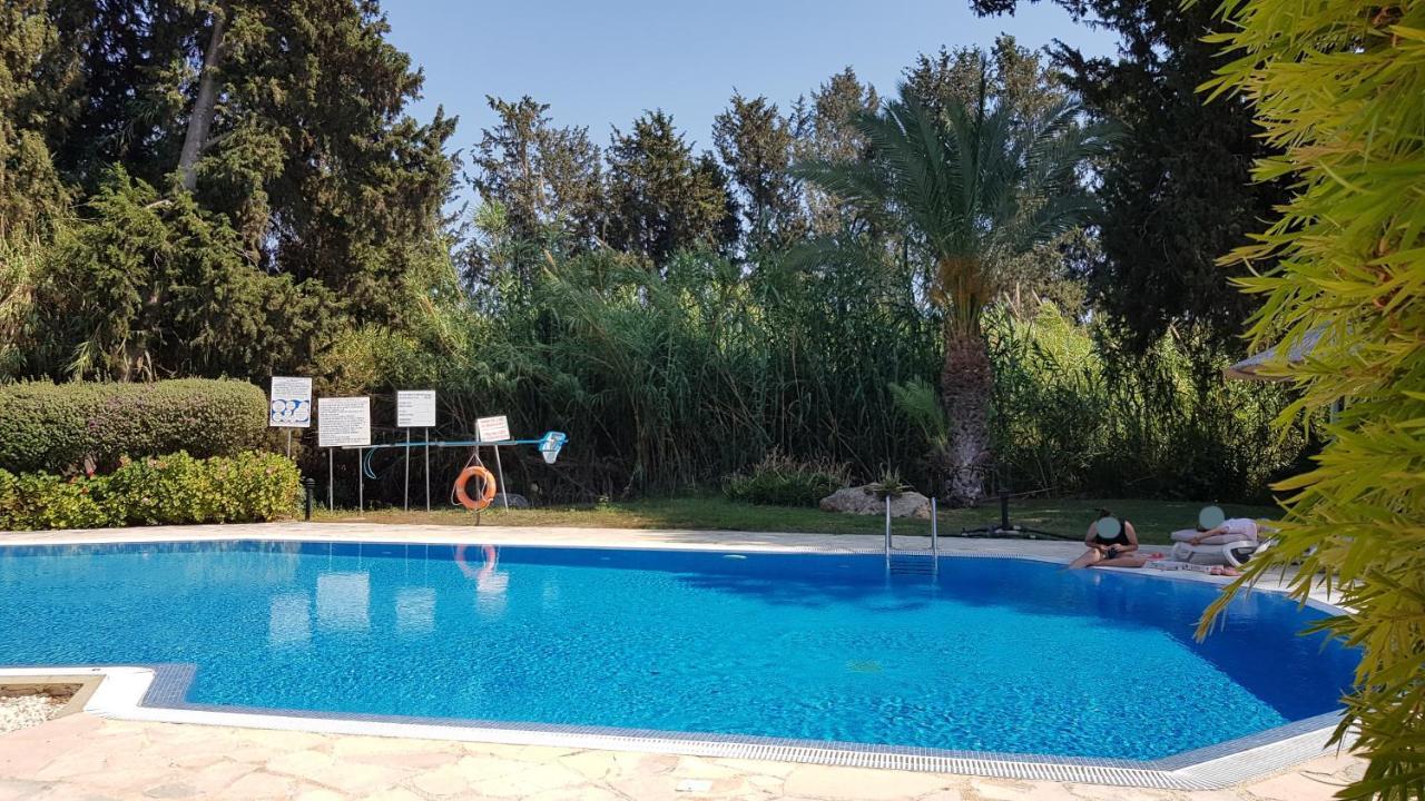 Paradise Gardens IV 2 Bd Amazing Apartment Paphos Exterior photo