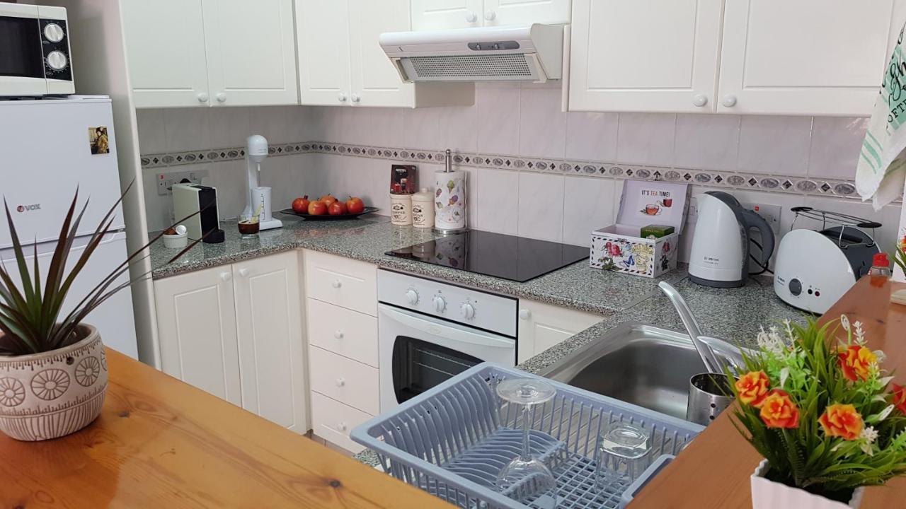 Paradise Gardens IV 2 Bd Amazing Apartment Paphos Exterior photo