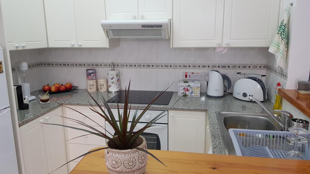 Paradise Gardens IV 2 Bd Amazing Apartment Paphos Exterior photo